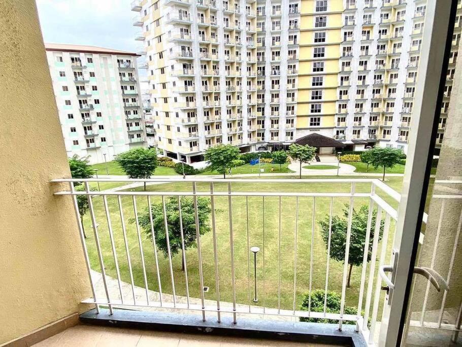 Field Residences Paranaque City Bagian luar foto