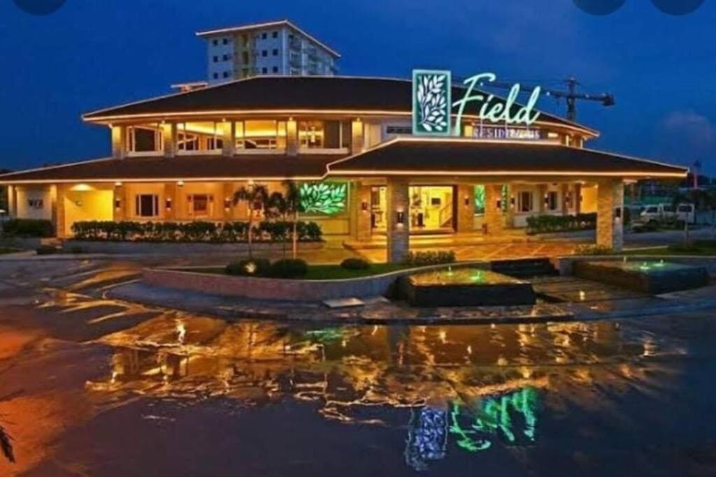 Field Residences Paranaque City Bagian luar foto